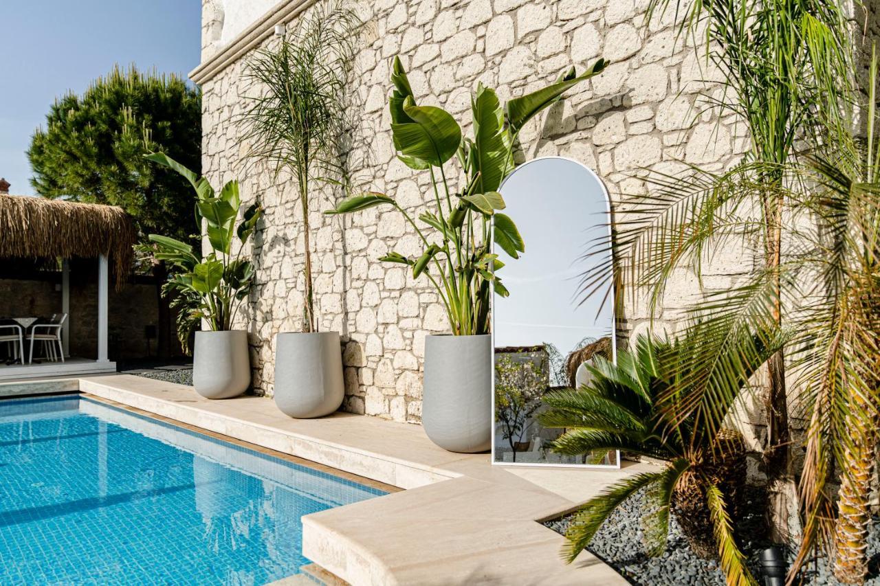 Sandal - Adult Only 2* Alaçatı